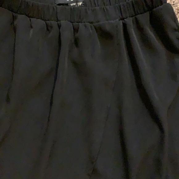 Black mini skirt with pockets - Picture 2 of 13
